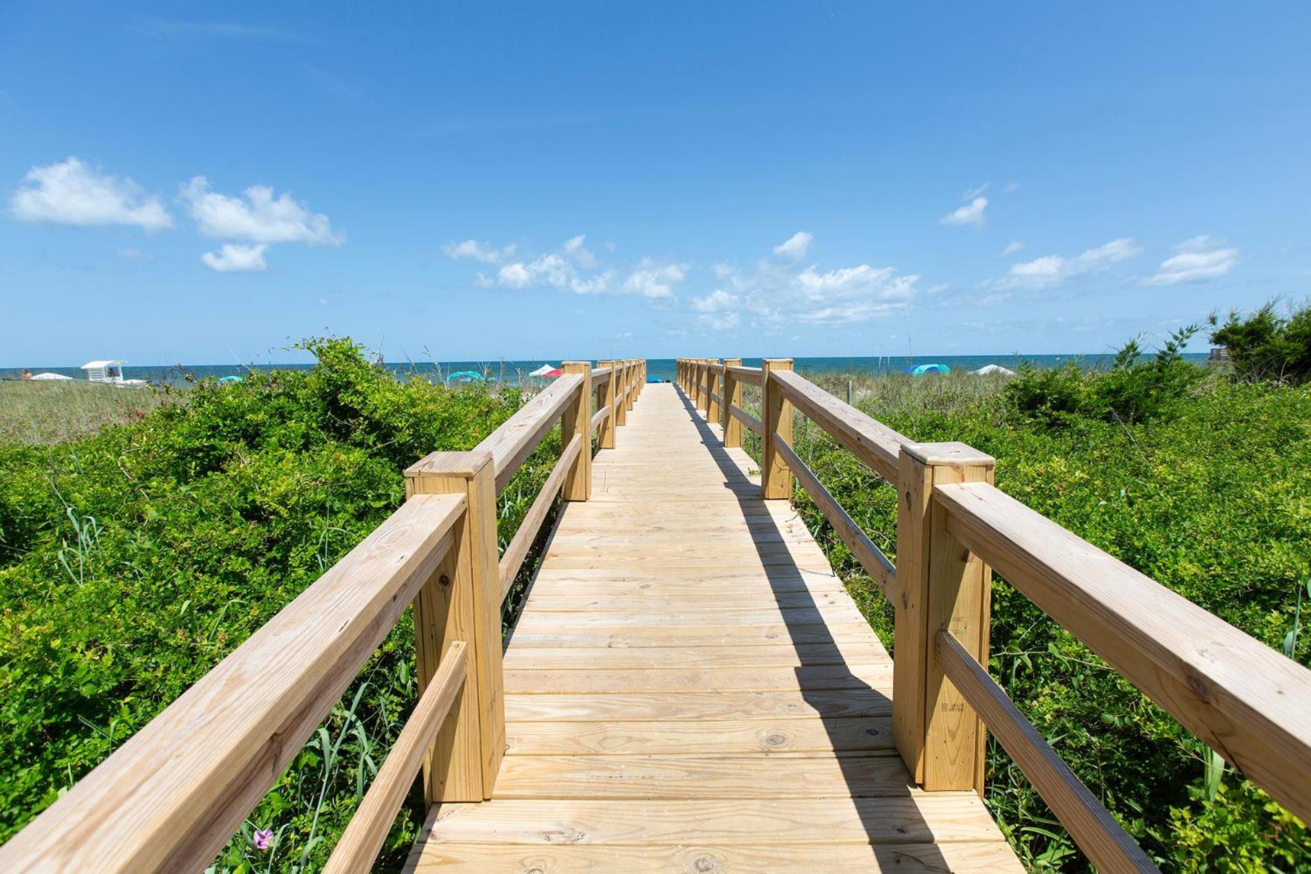 Golden Sands Oceanfront Hotel Carolina Beach Bagian luar foto