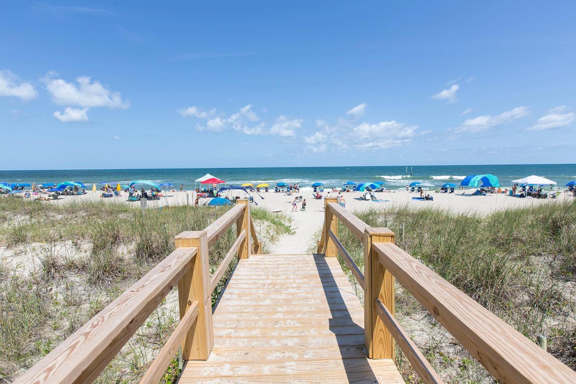 Golden Sands Oceanfront Hotel Carolina Beach Bagian luar foto